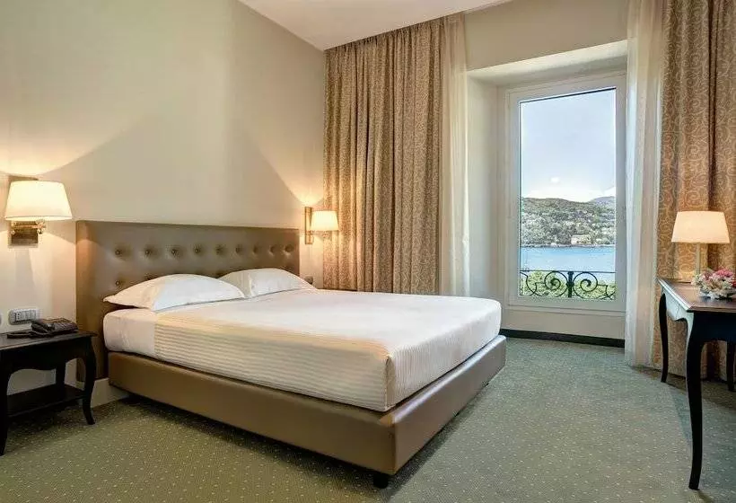 اتاق استاندارد با چشم‌انداز دریاچه, Palace Hotel Lake Como