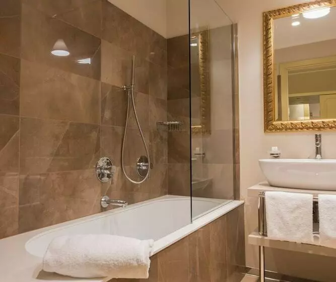 اتاق استاندارد با چشم‌انداز دریاچه, Palace Hotel Lake Como