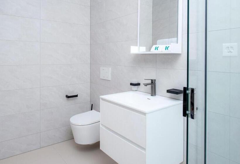 Номер Basic, K Business