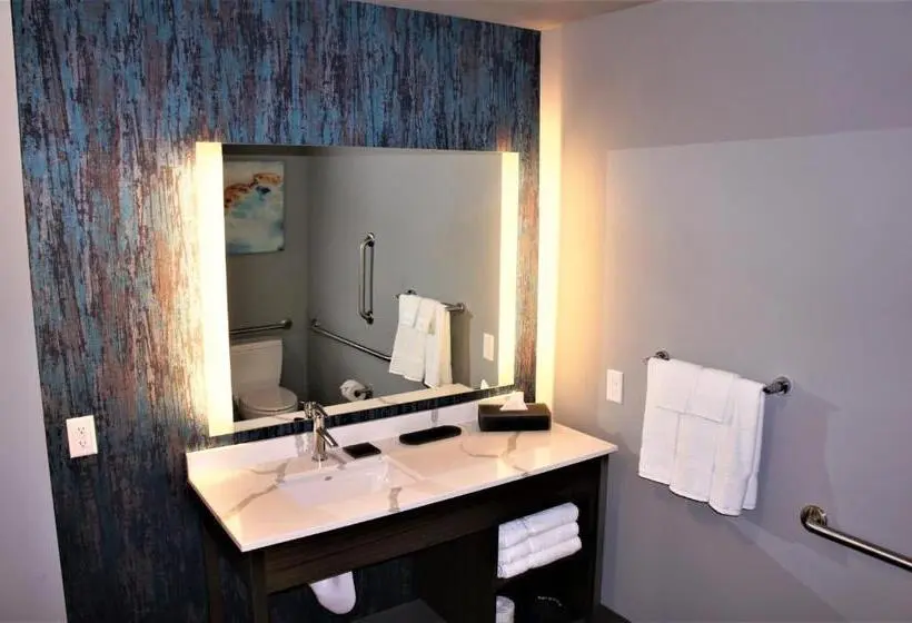 キングサイズベッドのスイートルーム, La Quinta Inn & Suites By Wyndham Marysville