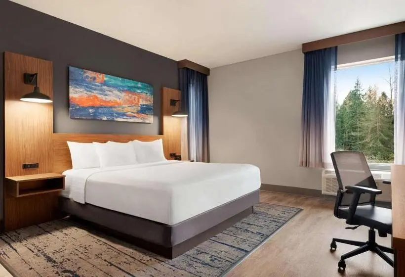 キングサイズベッドのスイートルーム, La Quinta Inn & Suites By Wyndham Marysville