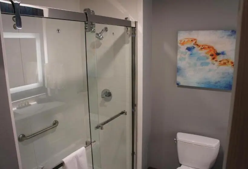 キングサイズベッドのスタンダードルーム, La Quinta Inn & Suites By Wyndham Marysville