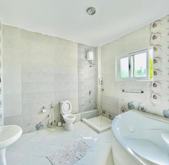 اتاق استاندارد با تخت بزرگ, Elna S Nyali   Seaview, Pool, High Speed Wi Fi & Hot Shower