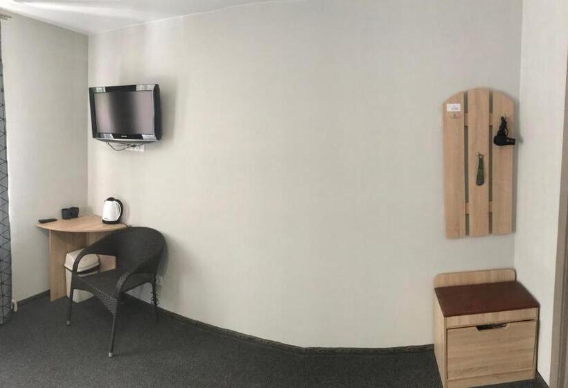 エコノミールーム, смарт хаб Apartment In Center