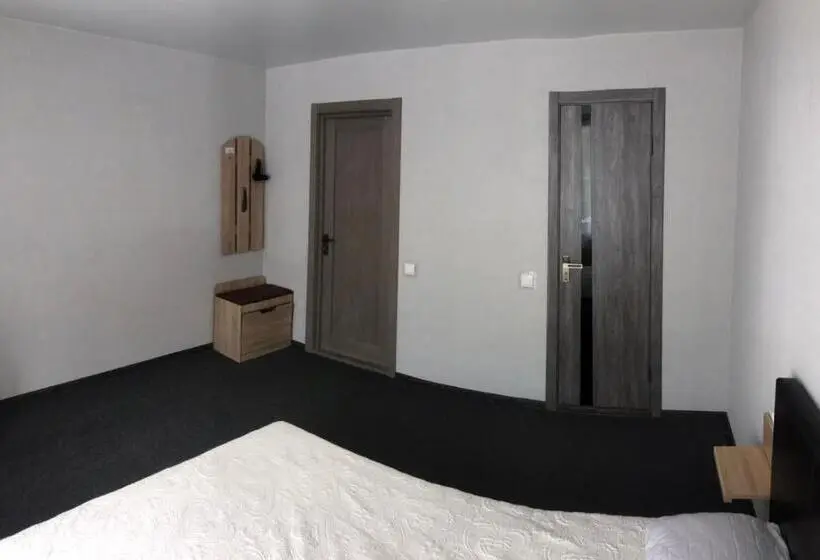エコノミールーム, смарт хаб Apartment In Center