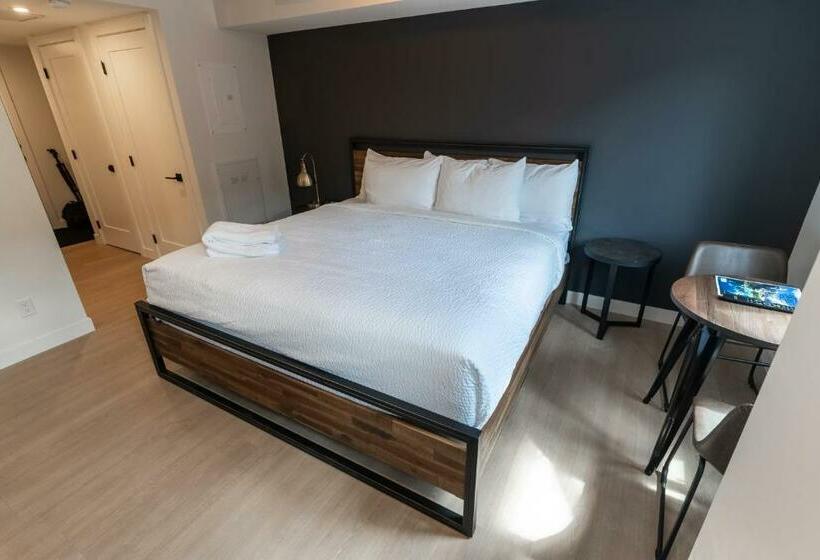スタンダードスタジオ, Basecamp Suites Canmore