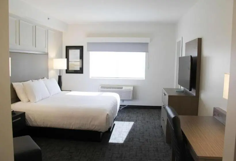 キングサイズベッドのスタンダードルーム, Best Western Plus Winkler