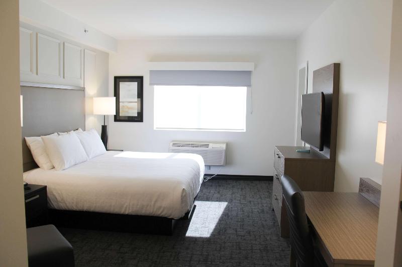 キングサイズベッドのスタンダードルーム, Best Western Plus Winkler