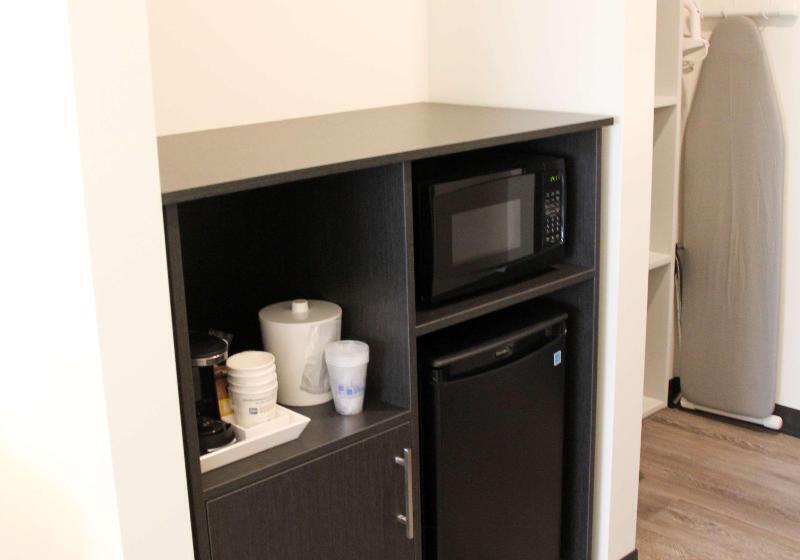 キングサイズベッドのスタンダードルーム, Best Western Plus Winkler