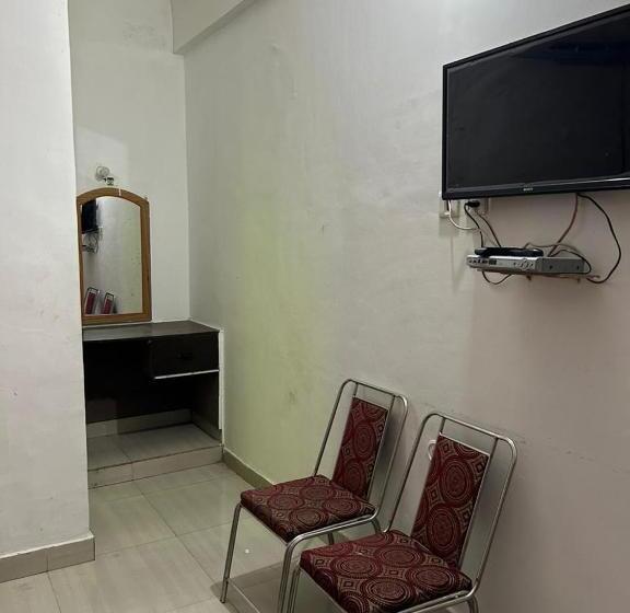 חדר משפחתי דלוקס, Blue Star