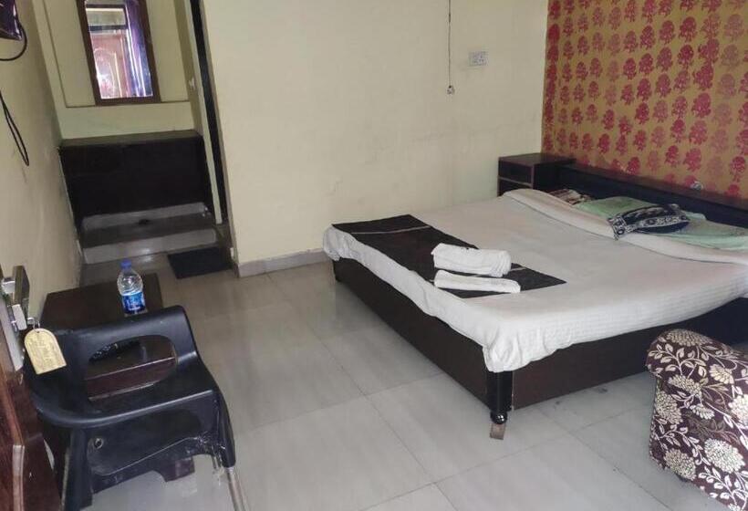 חדר משפחתי, Blue Star