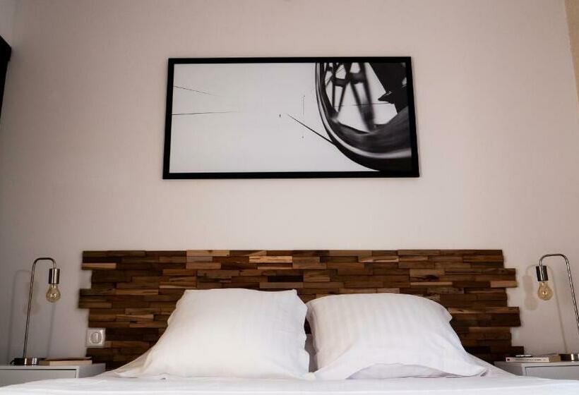 スタンダードルーム, Zadig