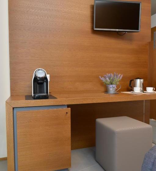 اتاق لوکس با بالکن, Piano Alto Rooms