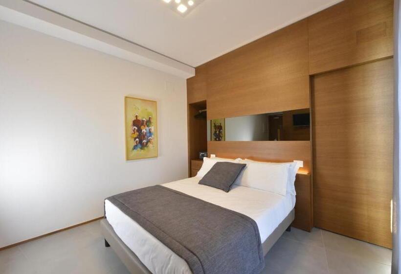 اتاق لوکس با بالکن, Piano Alto Rooms