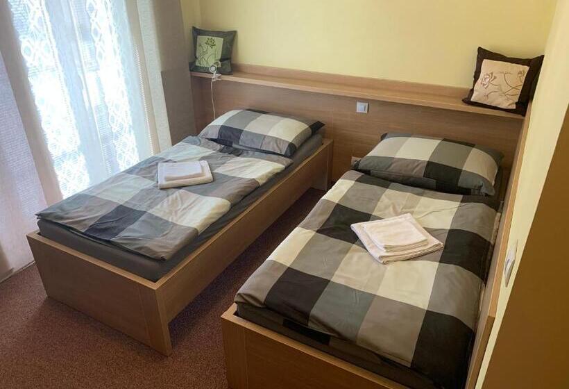 四人标准间, Výšinka 719