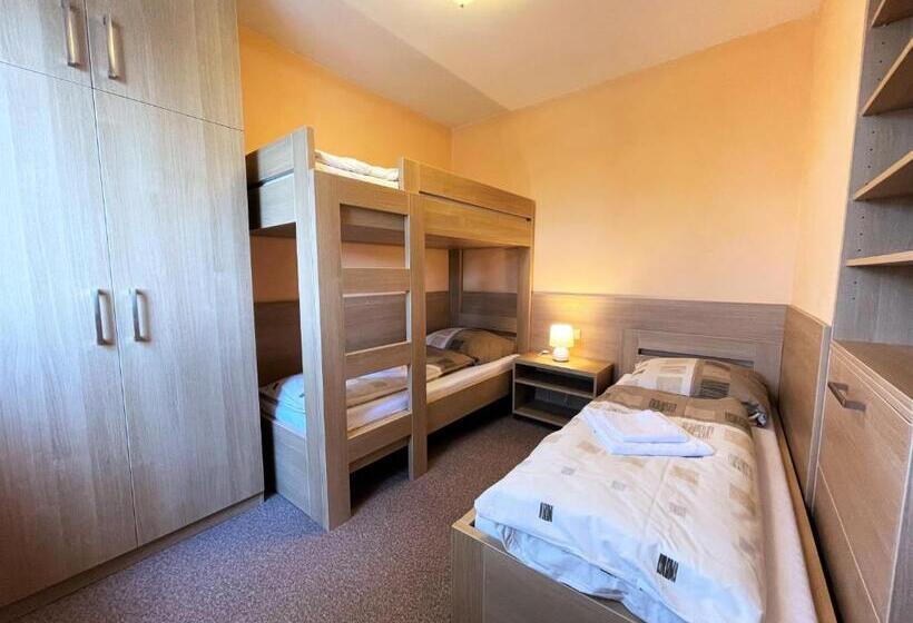 带1个卧室的公寓, Výšinka 719