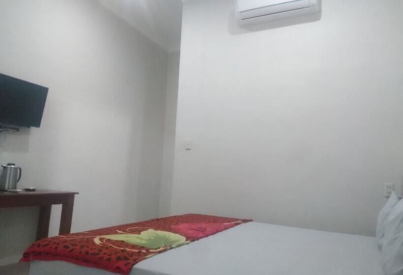 Номер Deluxe, Sriwijaya Hotel Siantar