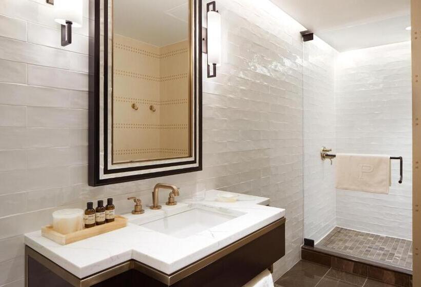 デラックスルーム, The Plaza Hotel Pioneer Park