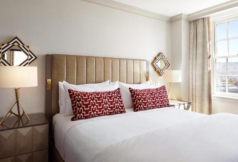 デラックスルーム, The Plaza Hotel Pioneer Park