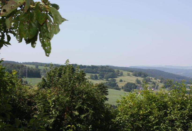 غرفة قياسية مزوَّدة بشُرفة, Cafe & Pension Carmen