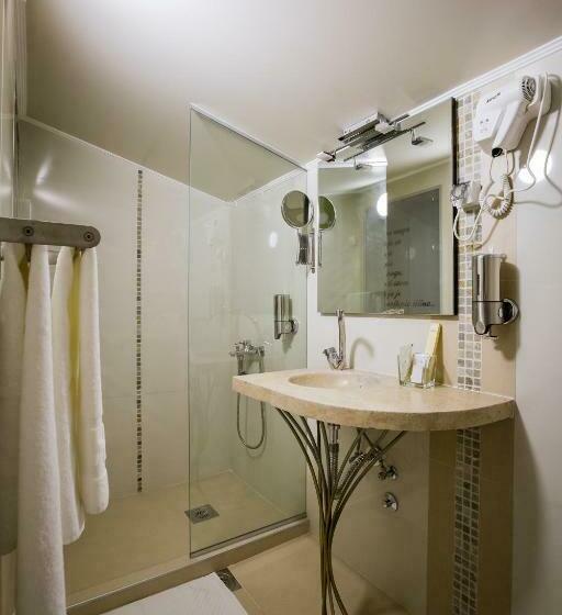 اتاق استاندارد یک نفره, Crystal Light