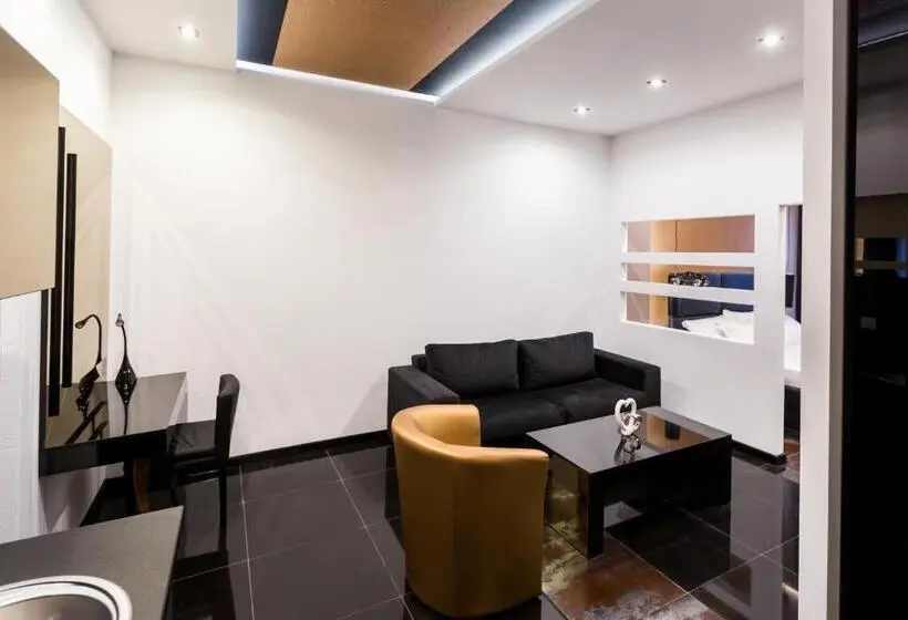 استودیوی لوکس, Crystal Light