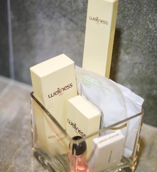 استودیوی لوکس, Crystal Light