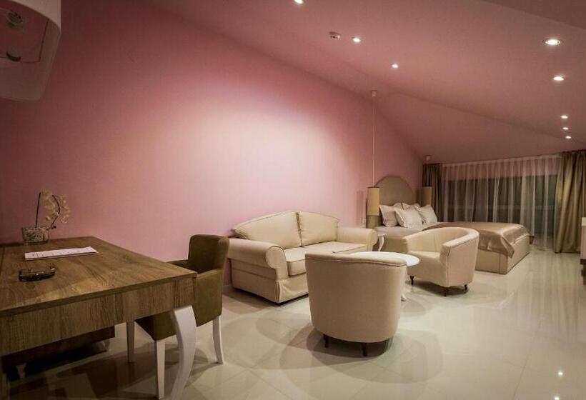 آپارتمان 1 خوابه, Crystal Light