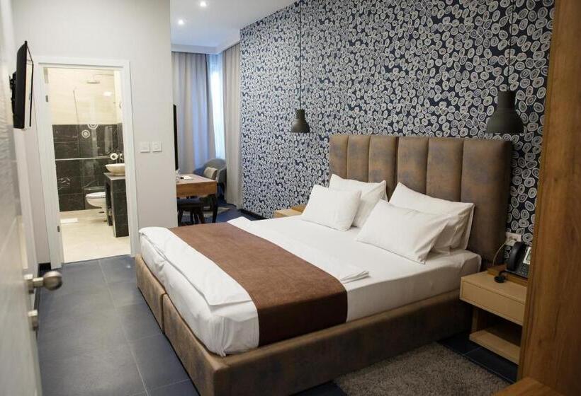 اتاق سوپریور, Crystal Light