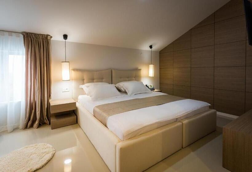 اتاق لوکس, Crystal Light