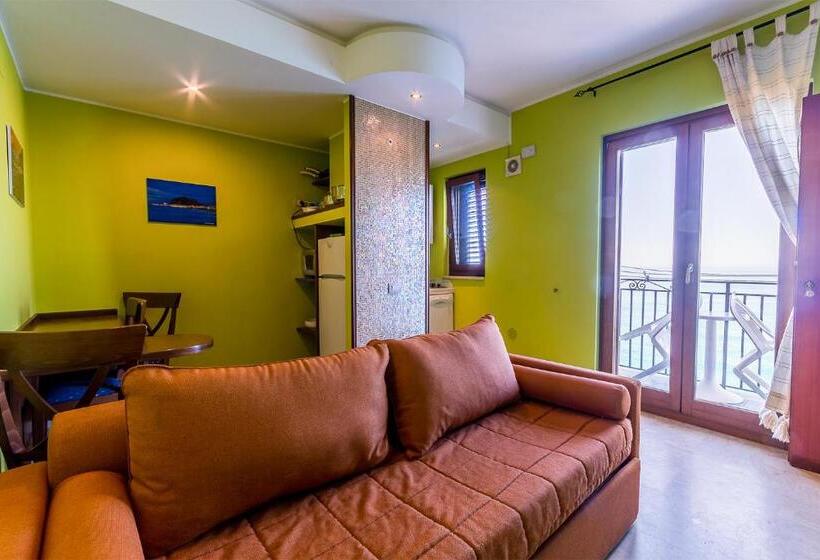 דירת חדר נוף לים, Miramare Residence Cefalú