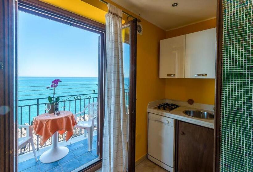 דירת חדר נוף לים, Miramare Residence Cefalú