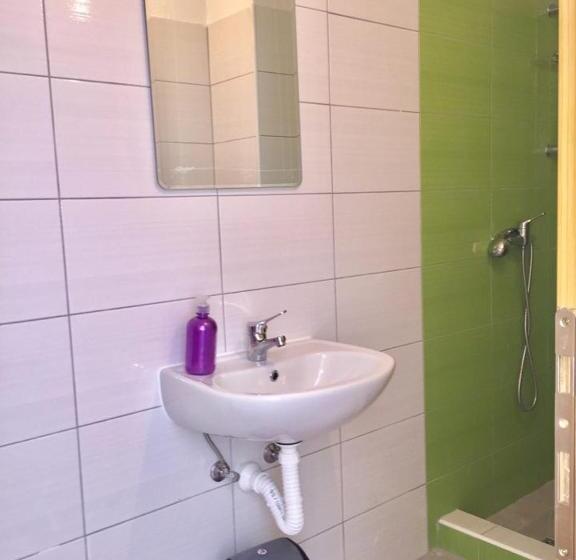 اتاق کلاسیک سه تخته, Guesthouse Soče