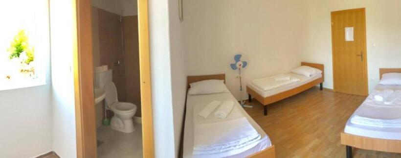 اتاق کلاسیک سه تخته, Guesthouse Soče