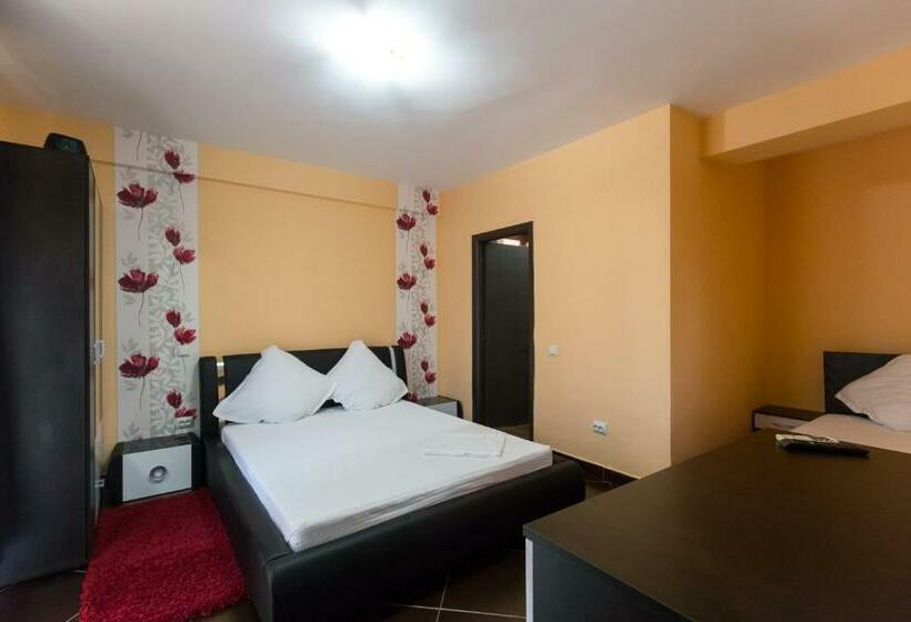 バルコニー付きスタンダードトリプルルーム, Vila Amalya