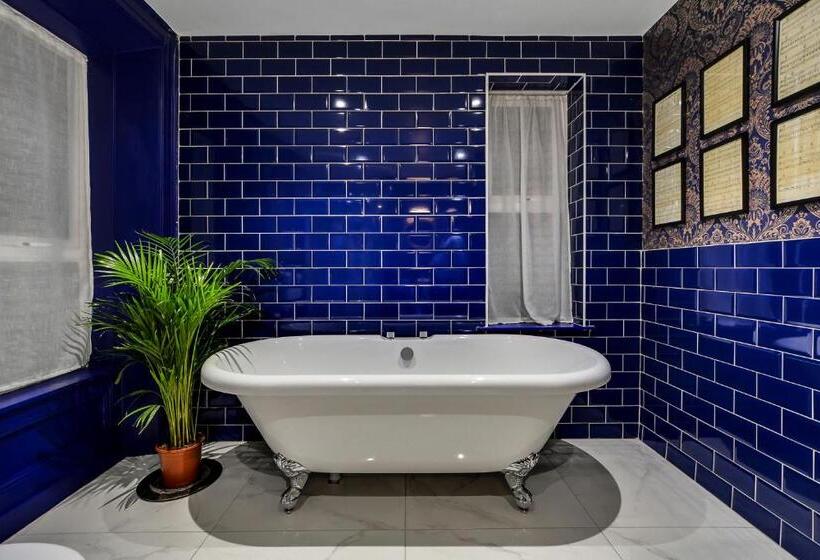 Номер Economy, Jazz House