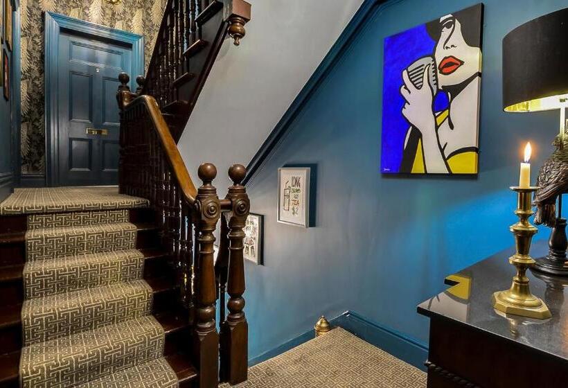 Номер Economy, Jazz House