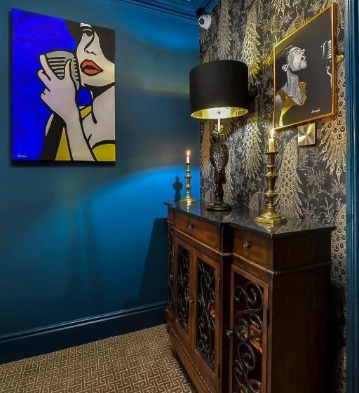 Номер Economy, Jazz House