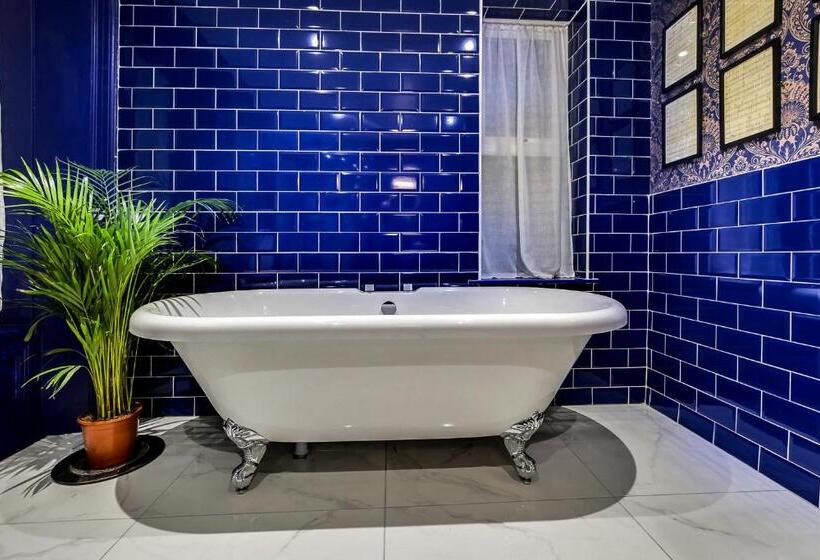 Номер Economy, Jazz House