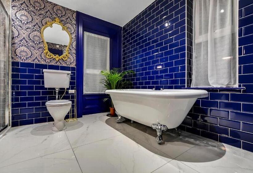 Номер Economy, Jazz House