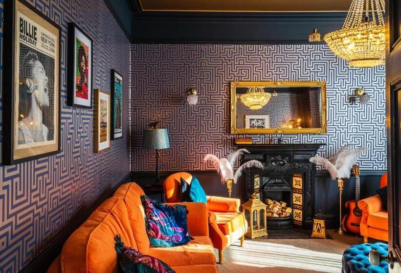 Номер Economy, Jazz House