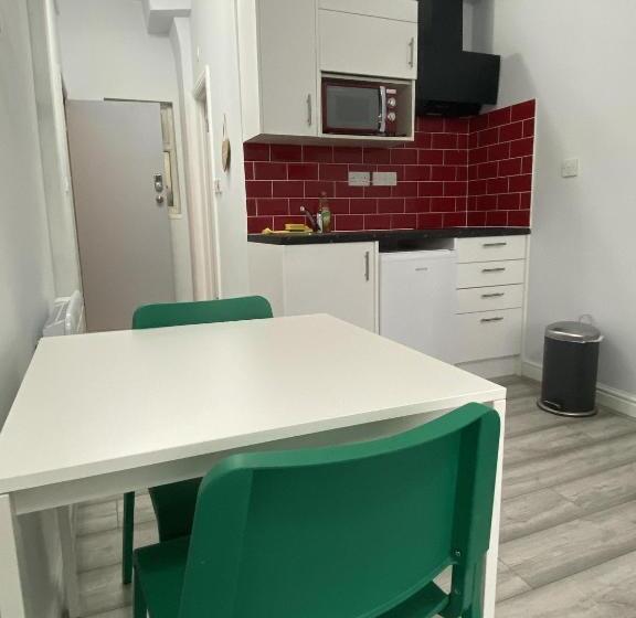 Студия Стандарт, Comfortable Cosy Budget Studios In City Center