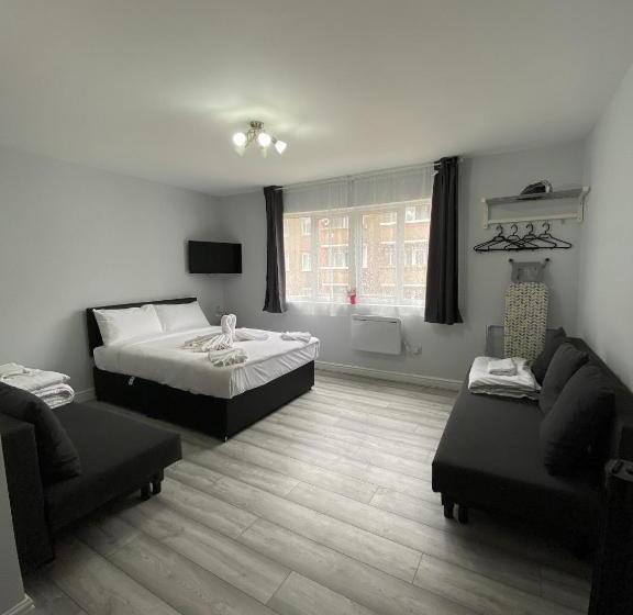 Студия Стандарт, Comfortable   Cosy   Budget Studios In City Center