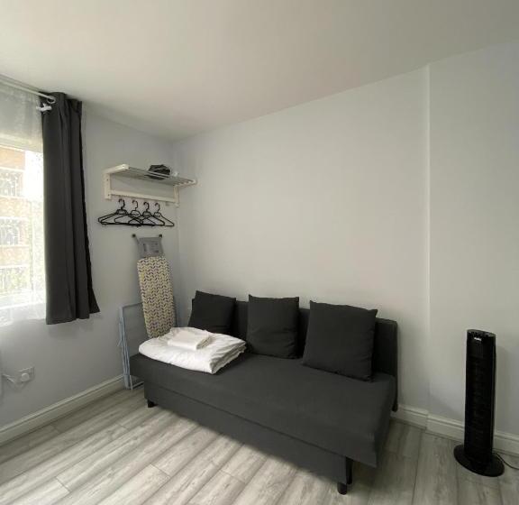 Студия Стандарт, Comfortable Cosy Budget Studios In City Center