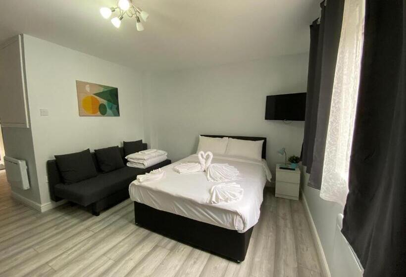 Студия Стандарт, Comfortable Cosy Budget Studios In City Center
