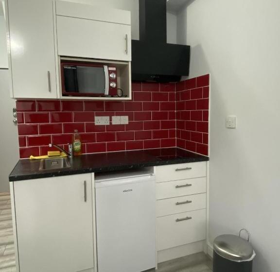 Студия Стандарт, Comfortable Cosy Budget Studios In City Center