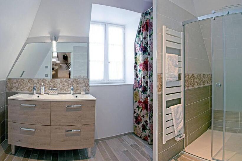 جناح مزود بتراس, Chambres D Hotes De Pouzelande