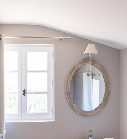 スタンダードルーム, Le Mas Des Alexandrins