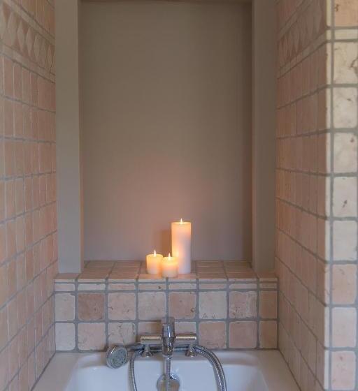 スタンダードルーム, Le Mas Des Alexandrins