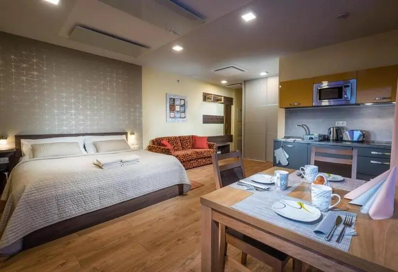 スタンダードスタジオ, Apartmánový Dom Kriváň